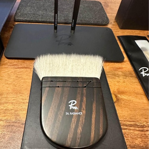 Rae Morris Make-up Brush set - Picture 7 of 8